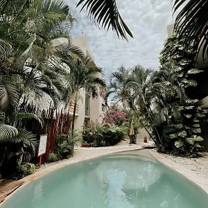 https://luna-llena-tulum.quintano-roohotels.com